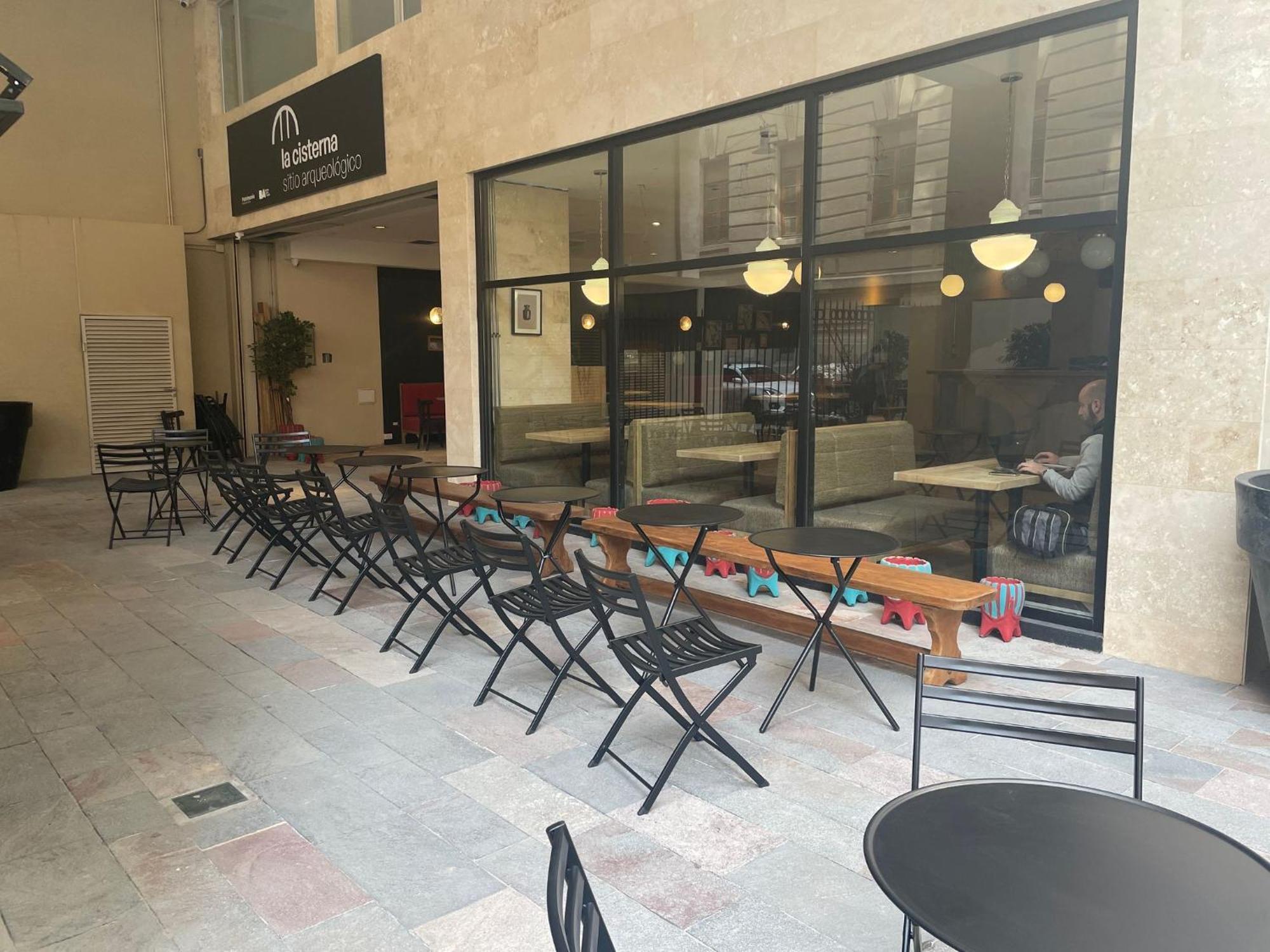 In San Telmo With Balcony And Pool * Buenos Aires